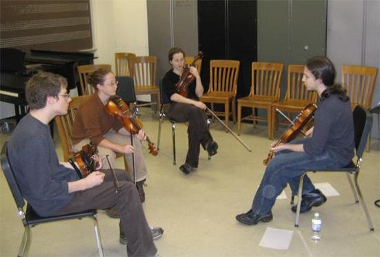 Julian Lambertson of Green String Music Lessons teaching a fiddle/violin workshop